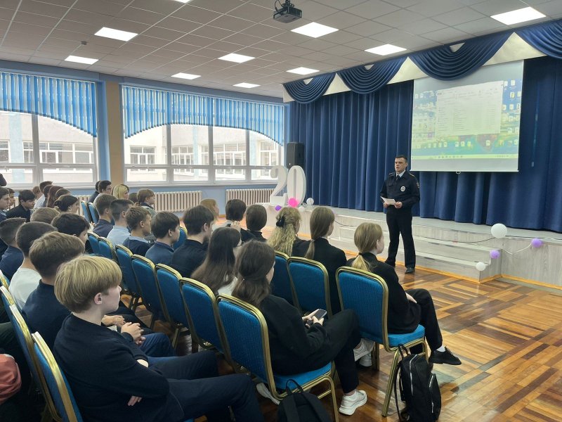 В Шилово Рязанской области полицейские и общественники рассказали школьникам о социальных и медицинских последствиях потребления наркотиков