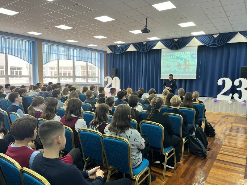 В Шилово Рязанской области полицейские и общественники рассказали школьникам о социальных и медицинских последствиях потребления наркотиков